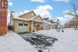 9 CHICORY CRESCENT  St. Catharines, ON L2R 0A6