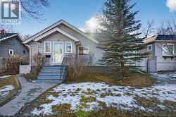 327 12 Avenue NW  Calgary, AB T2M 0C8