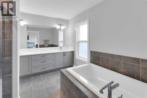 287 Rivercrest Boulevard, Cochrane, AB - Indoor Photo Showing Bathroom