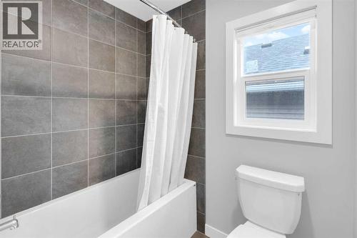 287 Rivercrest Boulevard, Cochrane, AB - Indoor Photo Showing Bathroom