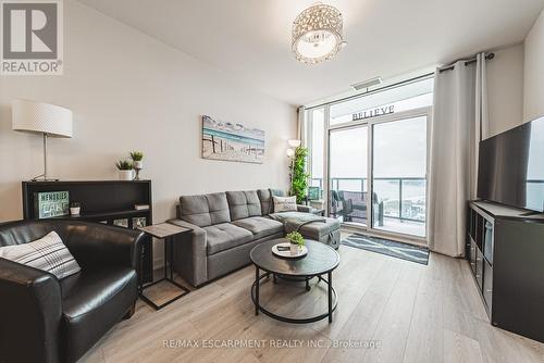 1710 - 385 Winston Road, Grimsby, ON - Indoor Photo Showing Living Room