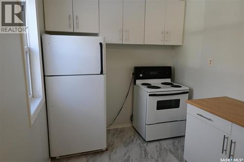 4201 6Th Avenue, Regina, SK - Indoor Photo Showing Kitchen