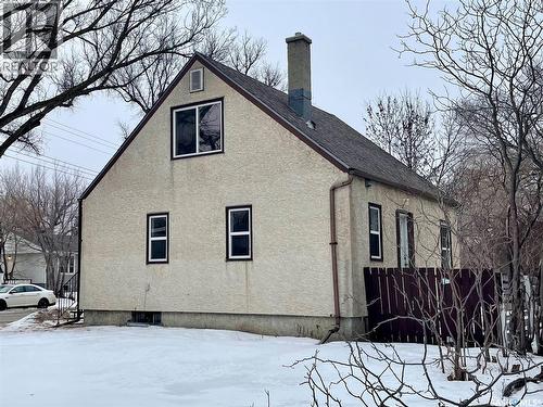 4201 6Th Avenue, Regina, SK - Outdoor