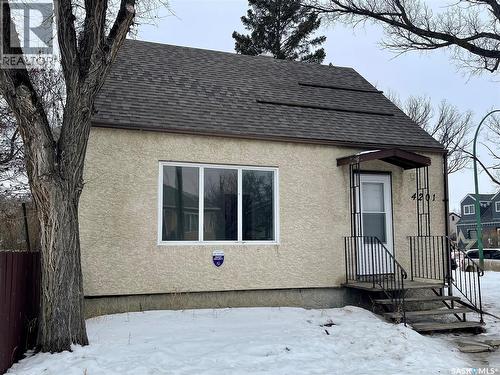 4201 6Th Avenue, Regina, SK - Outdoor With Exterior