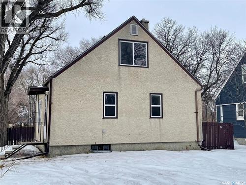4201 6Th Avenue, Regina, SK - Outdoor With Exterior