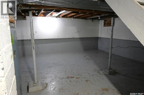 4201 6Th Avenue, Regina, SK - Indoor Photo Showing Basement