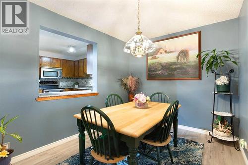 9, 225 Berwick Drive Nw, Calgary, AB - Indoor Photo Showing Dining Room