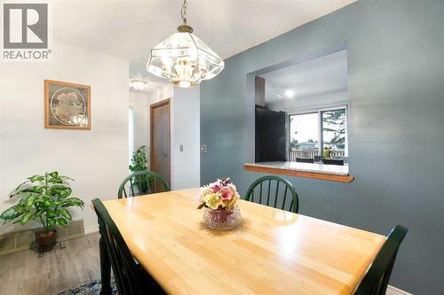9, 225 Berwick Drive Nw, Calgary, AB - Indoor Photo Showing Dining Room