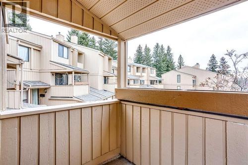9, 225 Berwick Drive Nw, Calgary, AB - Outdoor With Exterior