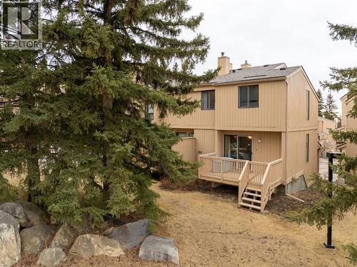 9, 225 Berwick Drive Nw, Calgary, AB - Outdoor