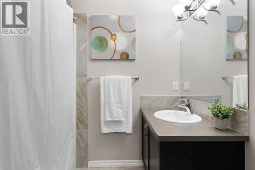 1529 Legacy Circle Se, Calgary, AB - Indoor Photo Showing Bathroom