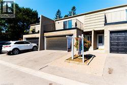 1011 WHITE OAK Drive Unit# 2  Burlington, ON L7T 2L3