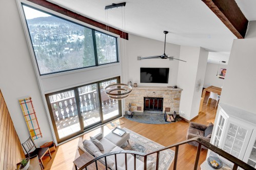 Overall view - 301-22 Ch. Des Terrasses, Saint-Sauveur, QC - Indoor With Fireplace