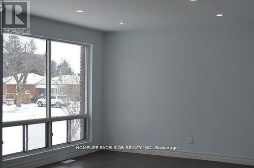 Main Upper - 3 Strode Drive, Toronto, ON - Indoor Photo Showing Other Room
