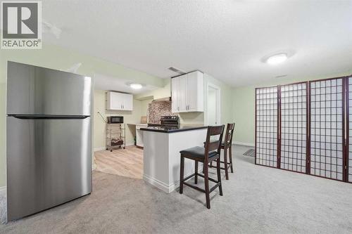 80 Taradale Drive S, Calgary, AB - Indoor Photo Showing Kitchen