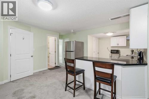 80 Taradale Drive S, Calgary, AB - Indoor Photo Showing Kitchen