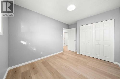 4520 Greenview Drive Ne, Calgary, AB - Indoor Photo Showing Other Room