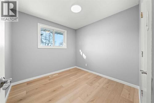 4520 Greenview Drive Ne, Calgary, AB - Indoor Photo Showing Other Room
