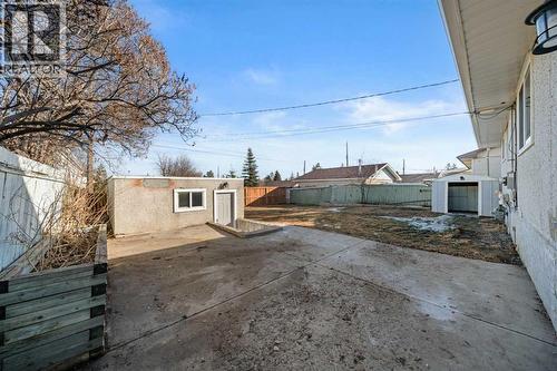 4520 Greenview Drive Ne, Calgary, AB - Outdoor