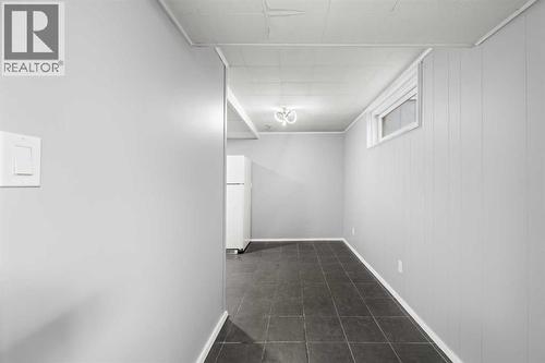 4520 Greenview Drive Ne, Calgary, AB - Indoor Photo Showing Other Room