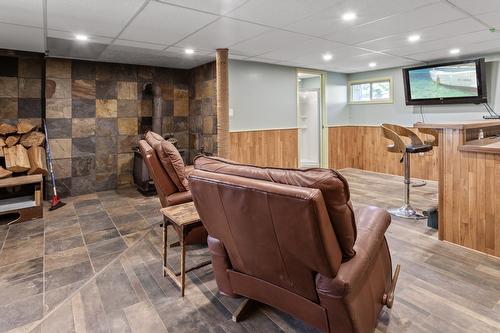 209 27Th Avenue, Erickson, BC - Indoor Photo Showing Basement