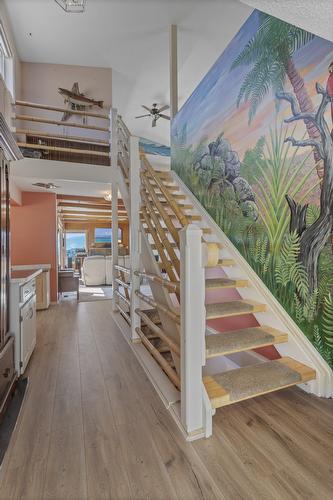 209 27Th Avenue, Erickson, BC - Indoor Photo Showing Other Room