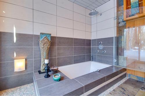 Salle de bains attenante à la CCP - 17 Ch. Mcfarland, Hatley - Canton, QC - Indoor Photo Showing Bathroom