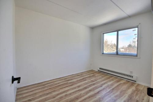 Chambre à coucher - 122 Rue Orléans, Cowansville, QC - Indoor Photo Showing Other Room