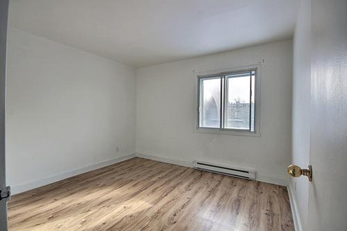 Chambre à coucher - 122 Rue Orléans, Cowansville, QC - Indoor Photo Showing Other Room