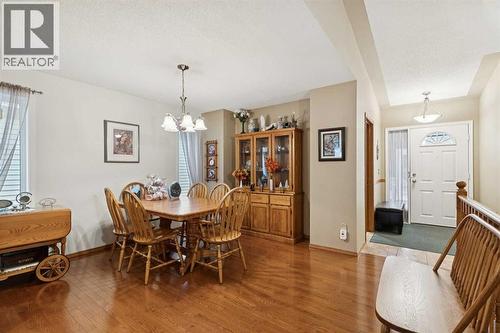 1025 Shawnee Road Sw, Calgary, AB - Indoor Photo Showing Dining Room