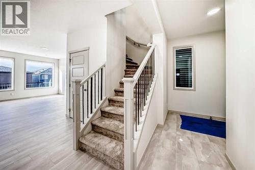31 Lucas Passage Nw, Calgary, AB - Indoor Photo Showing Other Room