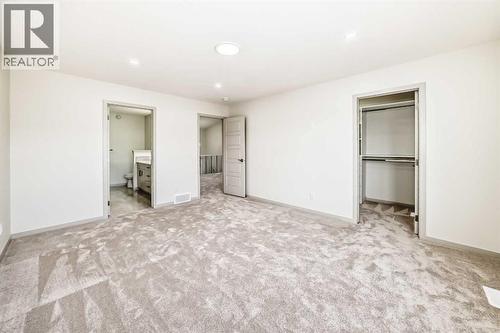 31 Lucas Passage Nw, Calgary, AB - Indoor Photo Showing Other Room