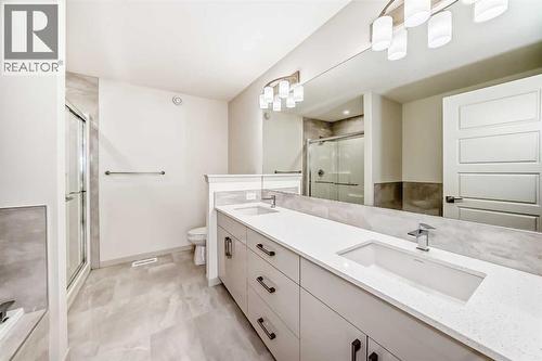 31 Lucas Passage Nw, Calgary, AB - Indoor Photo Showing Bathroom