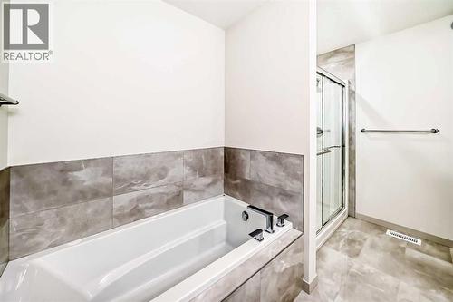 31 Lucas Passage Nw, Calgary, AB - Indoor Photo Showing Bathroom