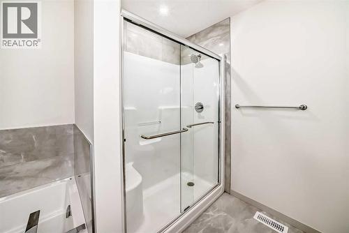 31 Lucas Passage Nw, Calgary, AB - Indoor Photo Showing Other Room