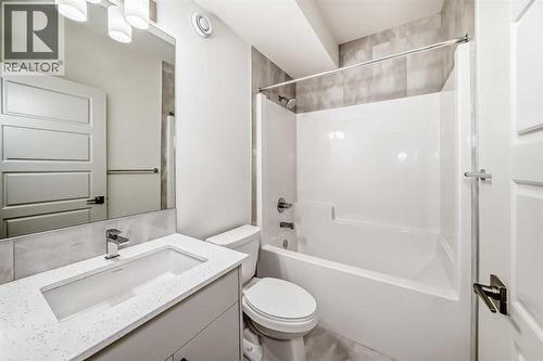 31 Lucas Passage Nw, Calgary, AB - Indoor Photo Showing Bathroom