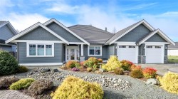 207-1290 Crown Isle Dr  Courtenay, BC V9N 0B8