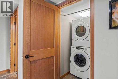 7 Creekside Mews, Canmore, AB - Indoor Photo Showing Laundry Room