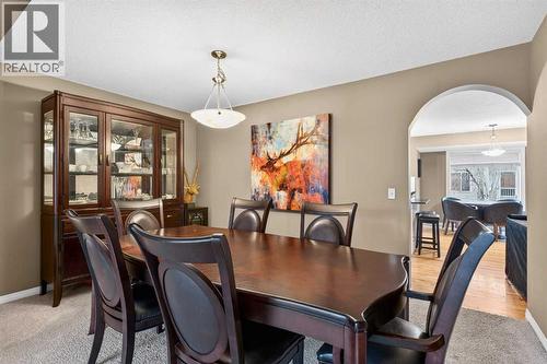 69 Elkton Way Sw, Calgary, AB - Indoor Photo Showing Dining Room