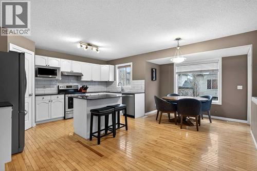 69 Elkton Way Sw, Calgary, AB - Indoor