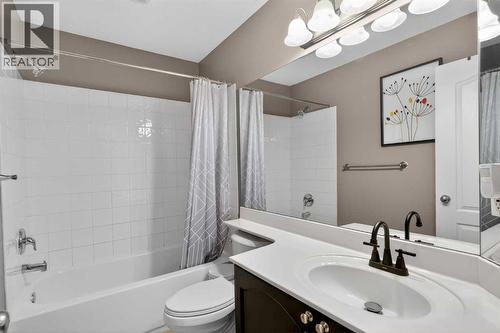 69 Elkton Way Sw, Calgary, AB - Indoor Photo Showing Bathroom