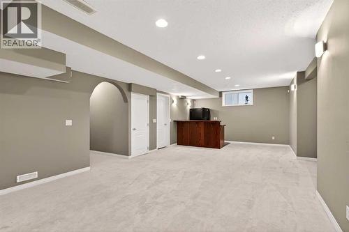 69 Elkton Way Sw, Calgary, AB - Indoor