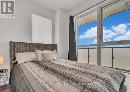1917 - 2550 Simcoe Street N, Oshawa, ON - Indoor Photo Showing Bedroom