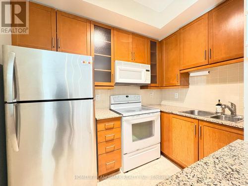 1015 - 60 Byng Avenue, Toronto, ON - Indoor Photo Showing Kitchen