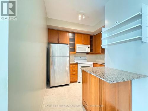 1015 - 60 Byng Avenue, Toronto, ON - Indoor Photo Showing Kitchen