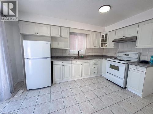 303 Bankside Drive, Kitchener, ON - Indoor Photo Showing Kitchen