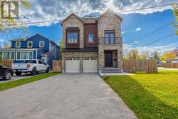 732 HILLVIEW CRESCENT  Pickering, ON L1W 2R8