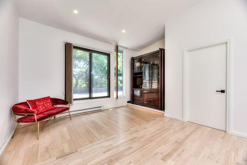 Boudoir - 5782 Rue Fleet, Hampstead, QC - Indoor Photo Showing Other Room
