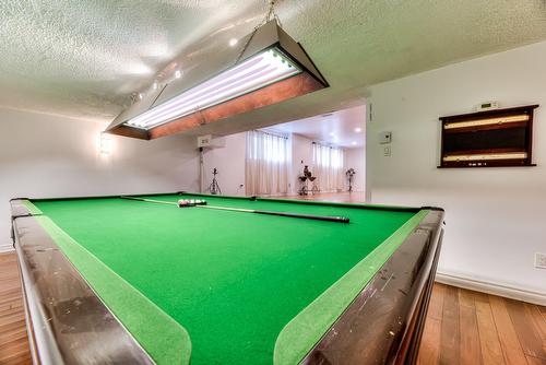 Salle de jeux - 5782 Rue Fleet, Hampstead, QC - Indoor Photo Showing Other Room