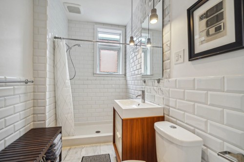 Salle de bains - 2420 Av. Mariette, Montréal (Côte-Des-Neiges/Notre-Dame-De-Grâce), QC - Indoor Photo Showing Bathroom